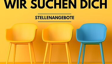 das Bild zeigt drei Stühle. Wir suchen Dich als Mitarbeiter